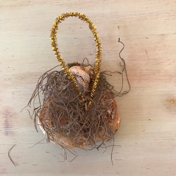 Madonna & Child Seashell Ornament Handmade Medium - Picture 3 of 4